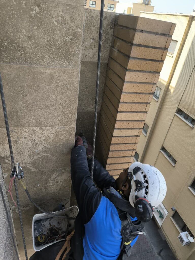 کار در ارتفاع شیراز